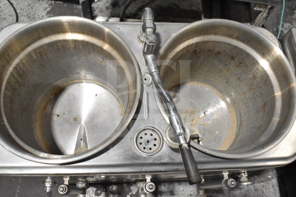 Cecilware CL100-N Commercial Hot Tea Urn, dual basin, stainless steel, 120/240V, used condition, countertop model.