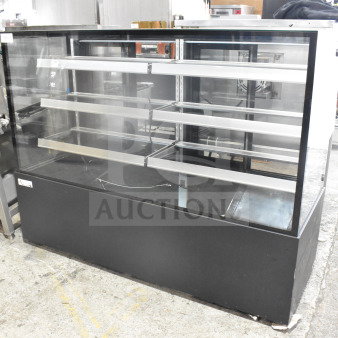 Avantco 193BCFD72B black square dry bakery display case with LED lighting. 110-120V, 1 Phase. Good condition.