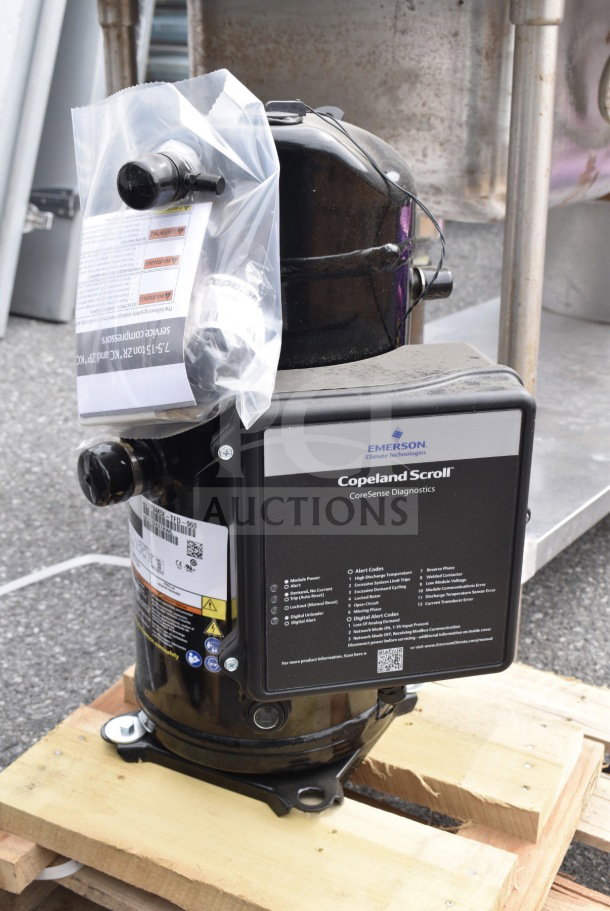 BRAND NEW Emerson ZF34K5E-TFD-960 Compressor, Copeland Scroll, with diagnostic panel, mounted on wooden pallet, scratch and dent.