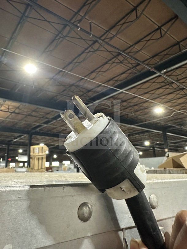 CresCor commercial heated cabinet plug close-up. Durable design, compatible with 120V 1 Phase. Model CABJ8369B1716.