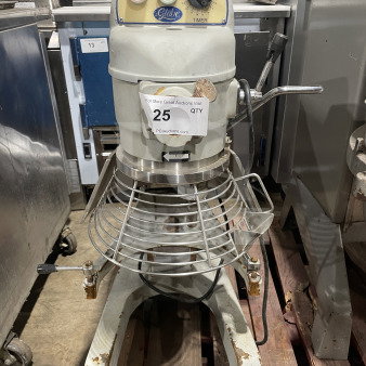 Globe SP20 20Qt mixer with paddle attachment, bowl, and guard. 110V, 1 Phase, commercial use. Heavy-duty, fair condition.