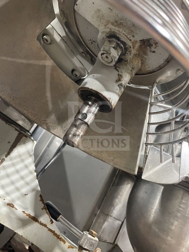 Globe SP20 20Qt mixer with paddle, bowl, and guard. Visible wear and rust spots. 110V, 1 phase, commercial countertop model.