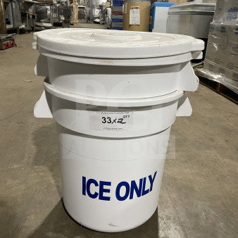 Winco 10-gallon storage container lid, model FCW-10L, in white. Features "ICE ONLY" text. Good condition.