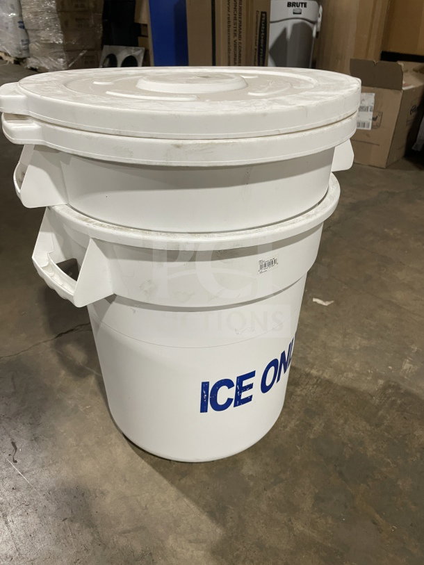 Winco 10 Gallon Storage Container Lid, model FCW-10L. White, durable, good condition. Marked with "ICE ONLY."

