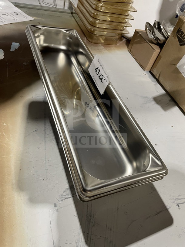 Brand new Vollrath 90322 stainless steel full-size steam pan. Pristine condition, ideal for commercial use.