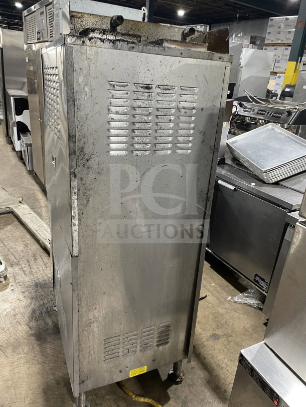 Cleveland Range SteamCraft Ultra-10, Model 24CGA102, dual compartment 10-pan convection steamer. Stainless steel, natural gas, on legs.