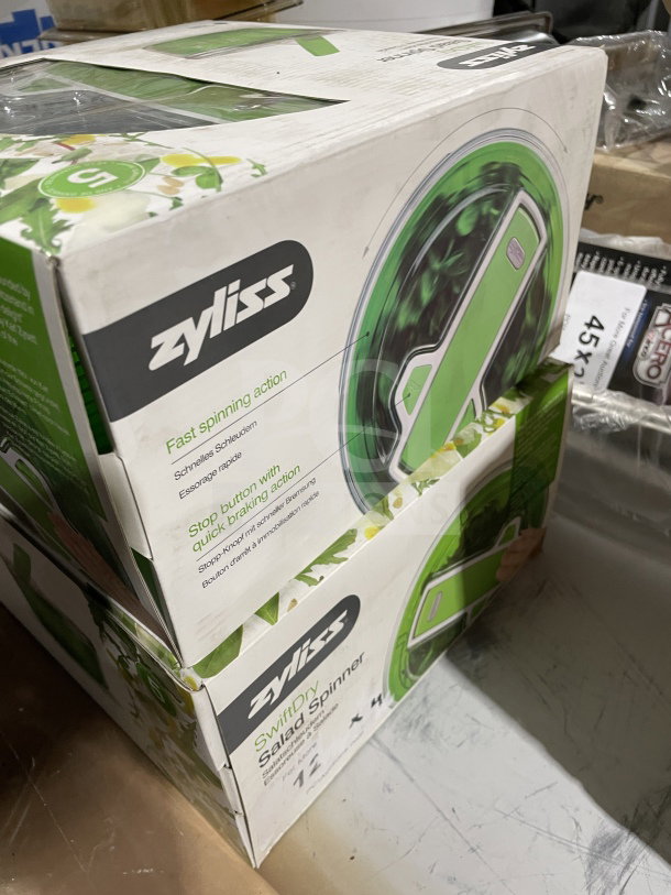 Zyliss SwiftDry Salad Spinner in box, features fast spinning and braking action. Brand new condition.