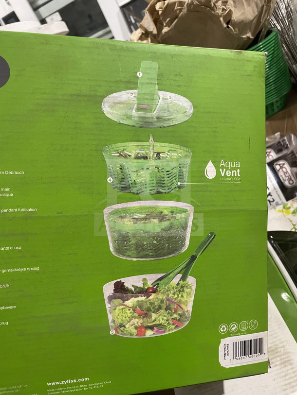 Brand new Zyliss SwiftDry Series salad dryer with AquaVent technology, single-handed operation, in original packaging.