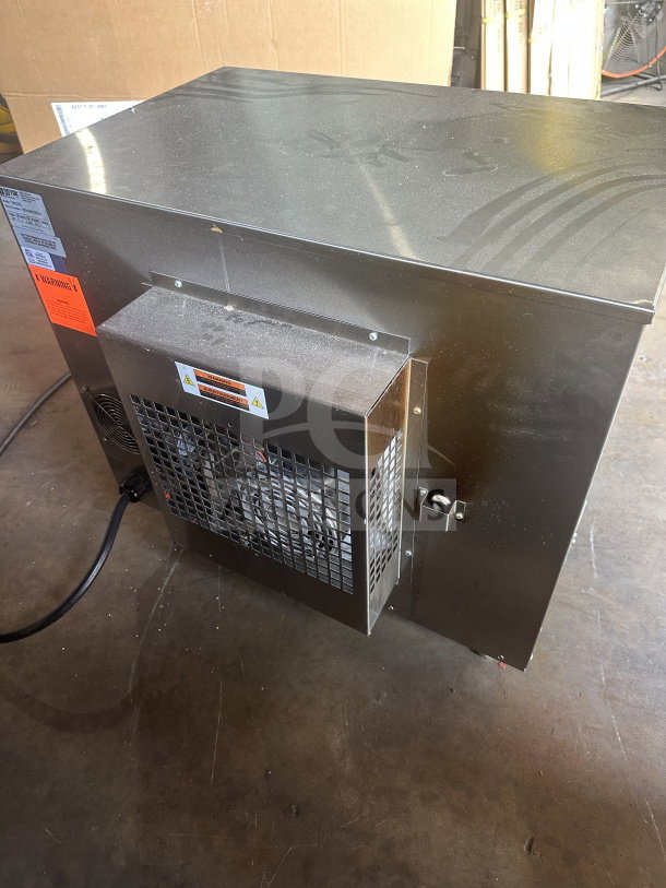 Doyon DCOT5 half-size countertop convection oven, stainless steel, electric, model 070190130321, on legs, 208V 1 Phase.