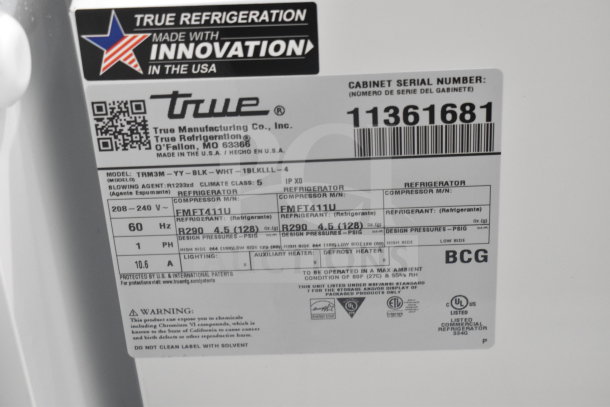 True TRM3M-YY-BLK-WHT-1BLKLLL-4, commercial 3-glass door merchandiser label, LED lighting, 208-240V, model details.