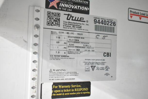 2018 True GDM-49-HC cooler label showing model, 115V, 1-phase, refrigerant R290, and warranty info. Tested and working.