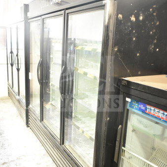 2018 True GDM-72-HC commercial 3-door cooler, tested and working, 115 volts, 1 phase, labeled "Cold Drinks".