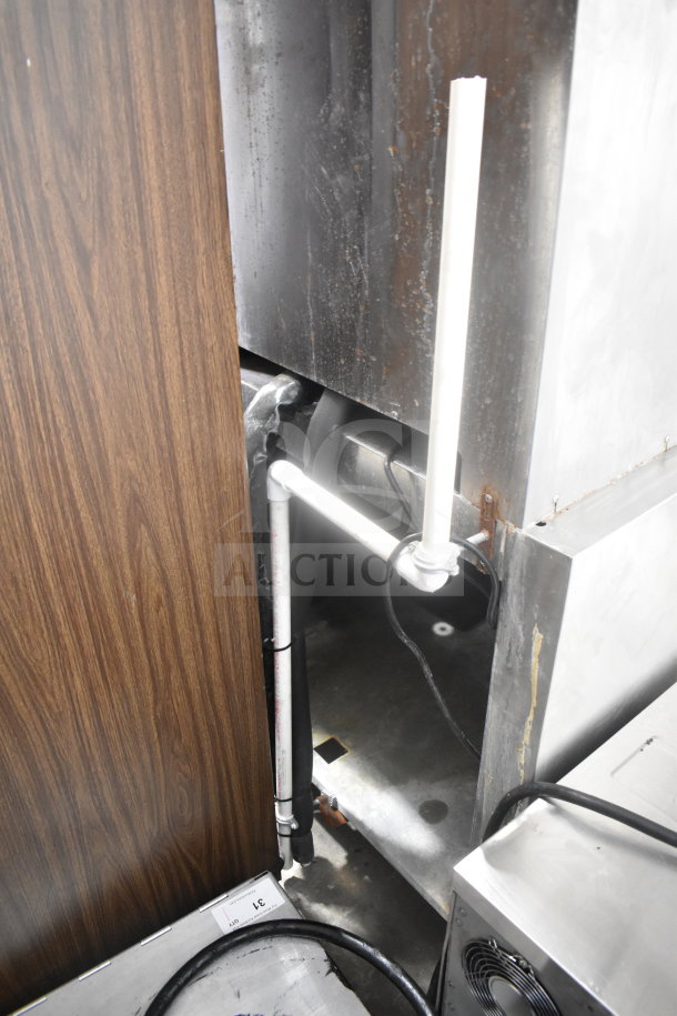 2019 Scotsman C0530MA-1E Ice Head on ID200B-1A Dispenser, 115V, 1 Phase. Good condition, metal exterior.