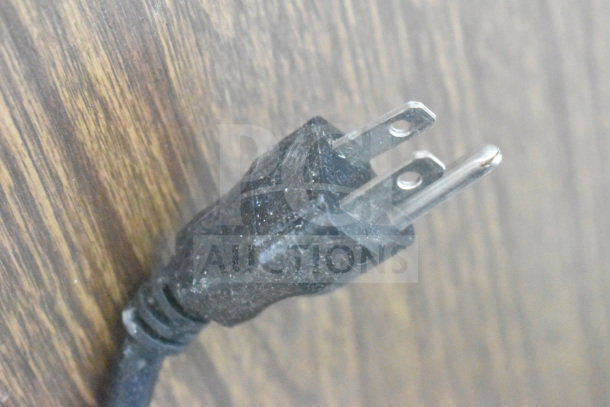 "Image shows the plug of the 2019 Scotsman C0530MA-1E Ice Head on Scotsman ID200B-1A Ice Dispenser, 115 volts, 1 phase."