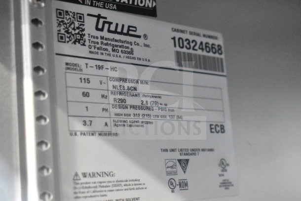 2022 True T-19F-HC commercial freezer label, 115V, 1 phase, R290 refrigerant, serial number 10324668.