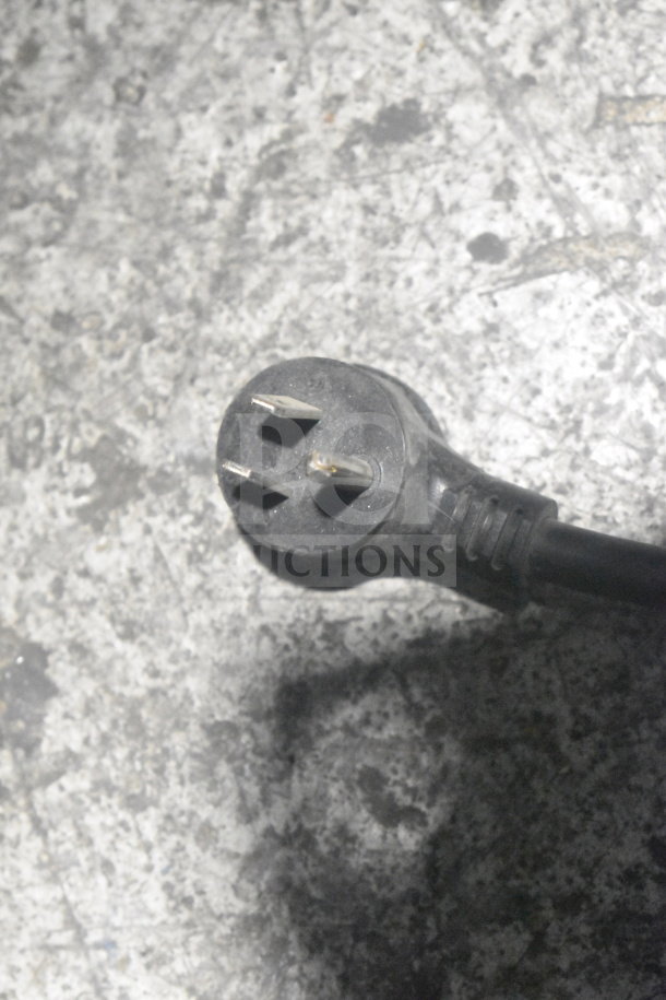2022 True T-19F-HC commercial freezer plug detail, three-prong grounded, suitable for 115 volts, single phase.