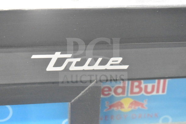 "True" logo on the 2019 True GDM-41SL-48-HC-LD Cooler Merchandiser, 115V, 1 Phase.
