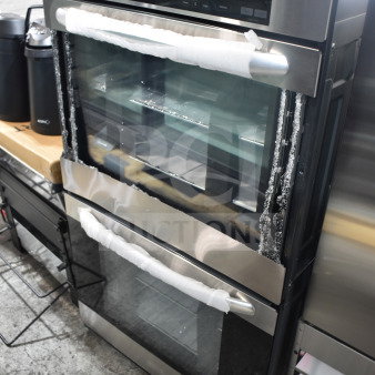 2025 KoolMore KM-WO30D-SS 5 cu. ft. stainless-steel double wall oven, convection, minor glass damage, 120/240V.