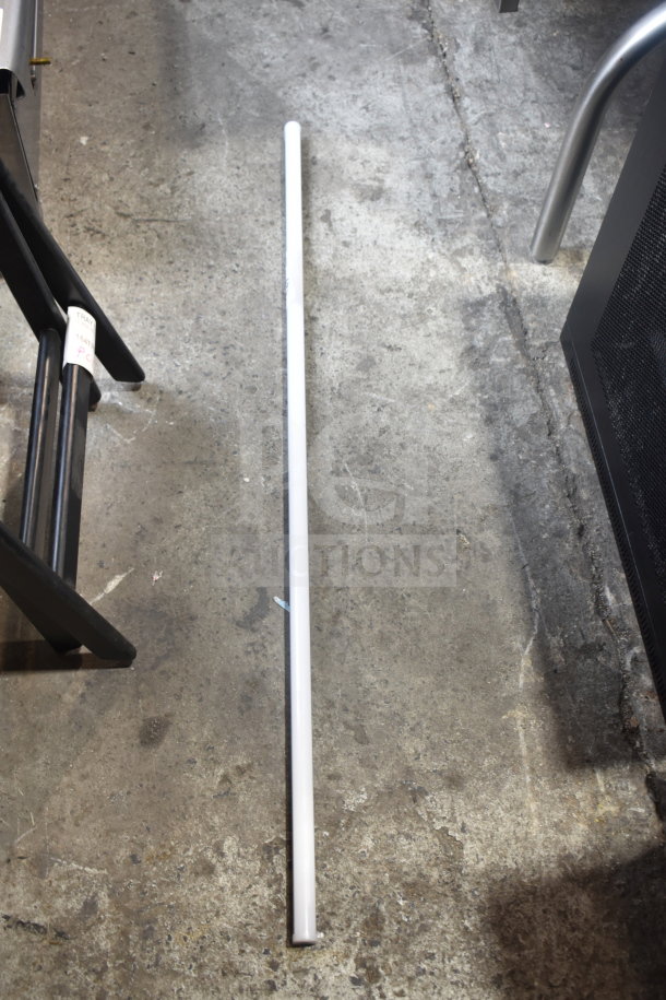 G&G VPX4-40K-277V light fixture, tube shape, on concrete surface. Auction set of 7, good condition.