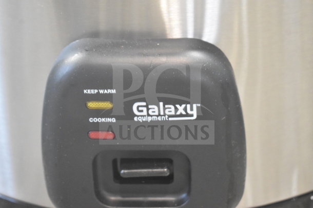 Galaxy 177RCSG60 electric rice cooker/warmer, 2024 model, "keep warm" and "cooking" indicator lights, brand new scratch and dent.