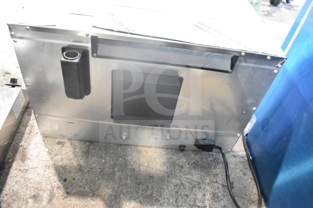 2025 Cadco OV-013 XAF013-US commercial convection oven, missing door, 120V, for parts or repair, stainless steel.