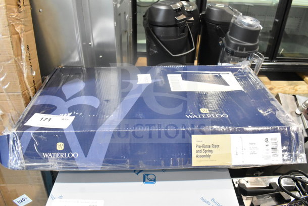 BRAND NEW SCRATCH AND DENT! Waterloo 750PRAXF Pre-Rinse Assembly with riser, hose, and 1.15 GPM spray valve in box.