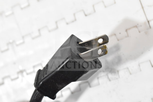 2020 Dorner 22MV1122B conveyor plug detail showing standard 115V, 1-phase connector, slight wear visible.