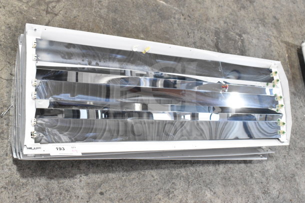 Howard M032817 light fixture, 4 units. Reflective metal design, unused condition. Auction tag: Lot 193, Qty 4.