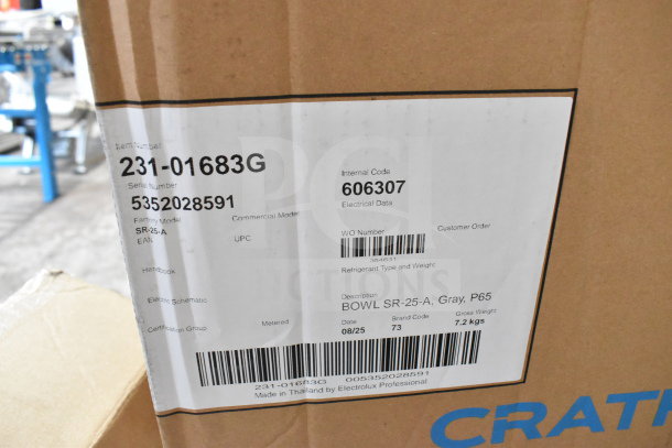 Box label for Crathco Hopper, SR-25-A model, item 231-01683G, serial 5352028591, 7.2 kg, Electrolux Professional.