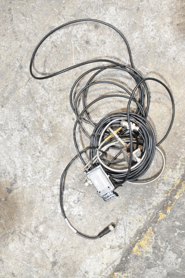 Coiled 25 Way I/O breakout cable, part of auction with wash station kit and fiber optic light guide. Appears in good condition.