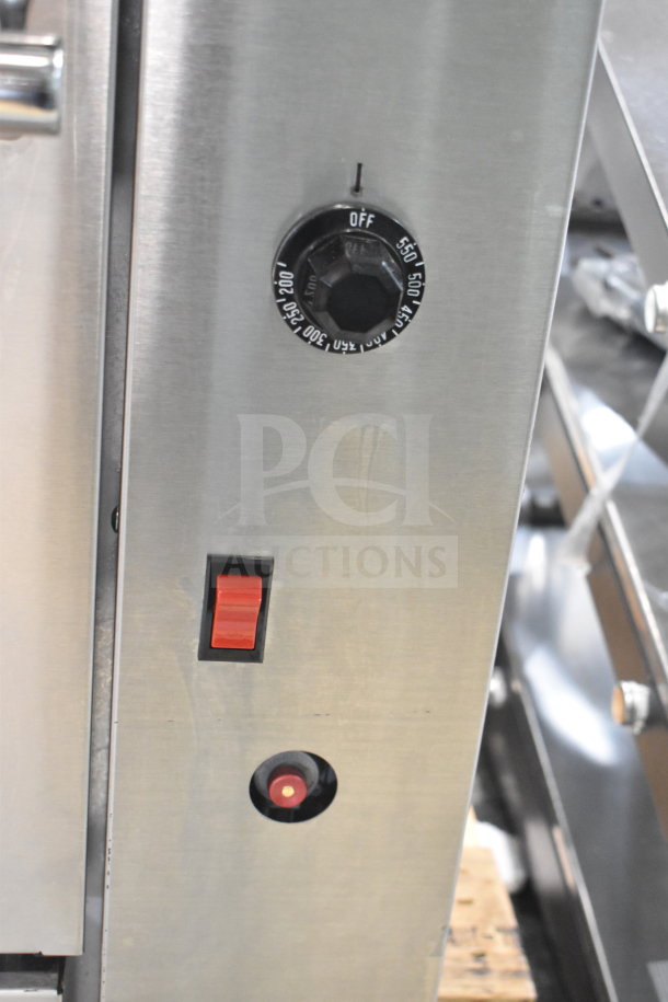BRAND NEW 2025 Vulcan 36C-6BP Range, 6 Burners, Convection Oven, Liquid Propane. Scratch and dent noted. 215,000 BTU.