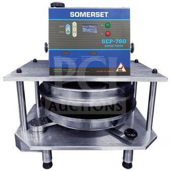 Somerset SEP-760 automated dough press, 18", 220V, 3600W, scratch-and-dent condition, S/N: 2506R0007, sturdy metal design.