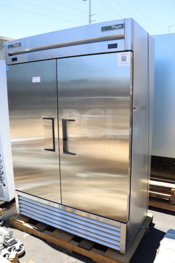 Brand new True T-49DT-HC 54" Reach-In Refrigerator/Freezer, scratch-n-dent, tested and working, 115V, 1 phase, dual solid doors.