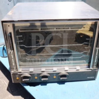 Brand new Vollrath CO4-120HS half-size countertop convection oven, scratch-n-dent, 120V, 12A. Model visible on front.