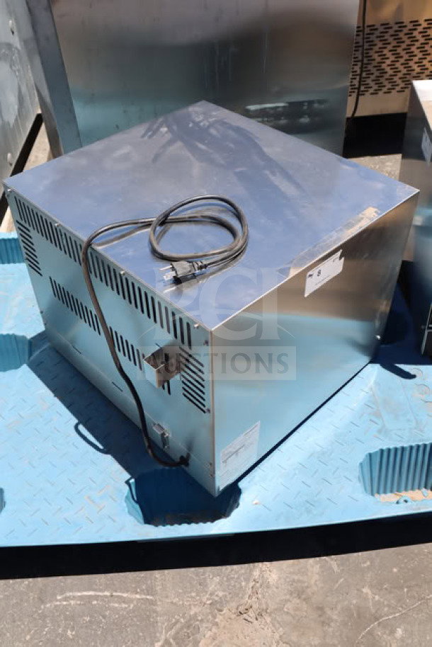 BRAND NEW Vollrath CO4-120-HS half-size countertop convection oven, 120V, stainless steel, minor scratches, S/N: P246-21594089-014.