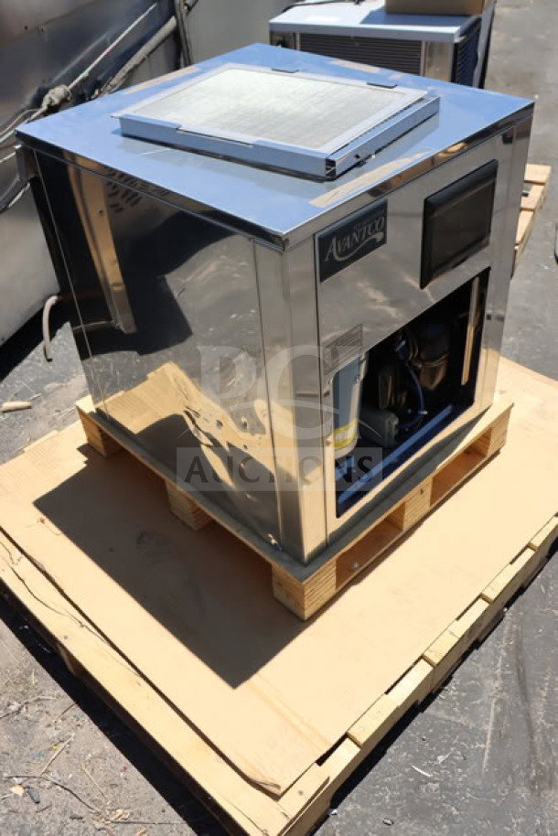 BRAND NEW Avantco Ice MN-522-A 22" Air Cooled Modular Nugget Ice Machine, 550 lb. capacity, on pallet, stainless steel exterior.