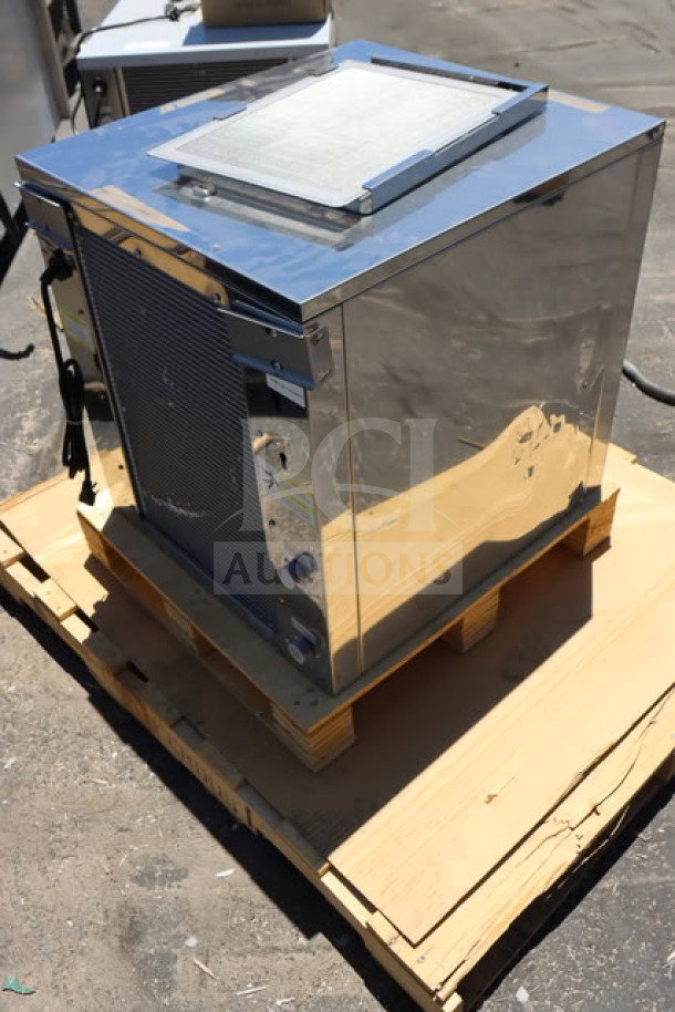 Avantco Ice MN-522-A 22" air-cooled modular nugget ice machine, brand new, 550 lb. capacity, scratch-n-dent condition.