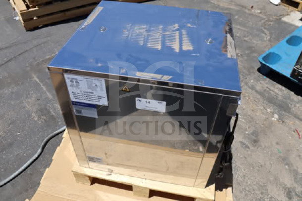 Brand new Avantco Ice MN-522-A 22" air cooled modular nugget ice machine on pallet, 550 lb. capacity, serial 194MN522A-25060065.