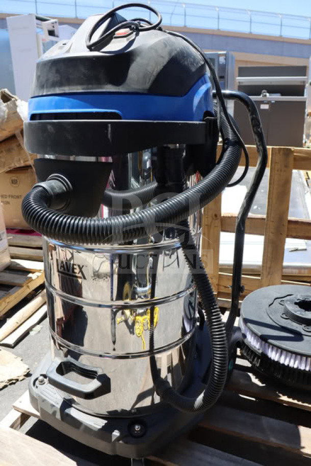 Lavex 944BJ14126G 26 Gallon Stainless Steel Wet/Dry Vacuum, new, includes toolkit, 100-120V, 1400W power.