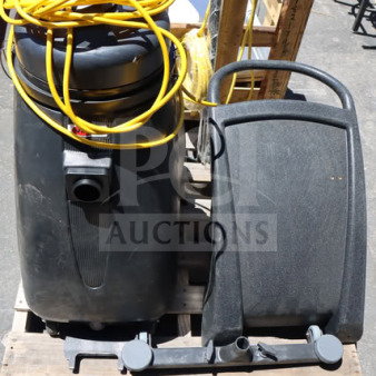 Brand new Viper Shovelnose 18 Gallon Wet/Dry Vacuum with squeegee and tool kit, scratch-n-dent condition, S/N: 5310253400037.