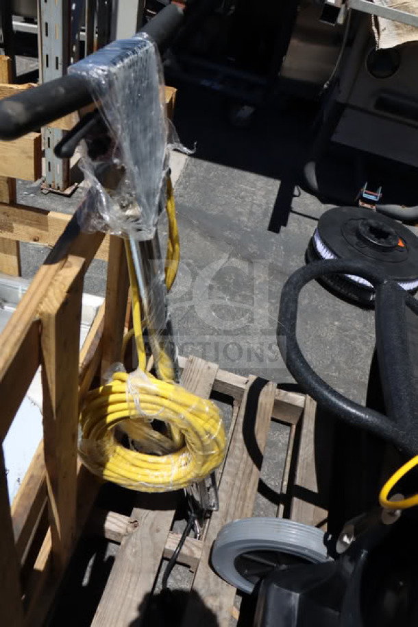 Brand new Viper Shovelnose 18-gallon wet/dry vacuum with squeegee and tool kit, wrapped and ready on a pallet.