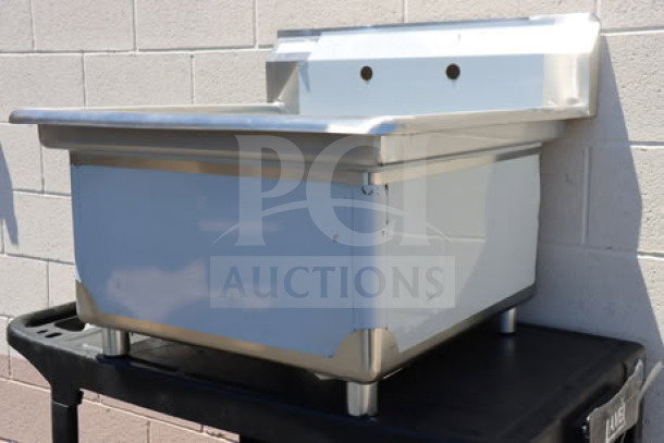 BRAND NEW Steelton 522CS12424 commercial sink, 29.5" wide, one compartment, minor scratches, stainless steel.