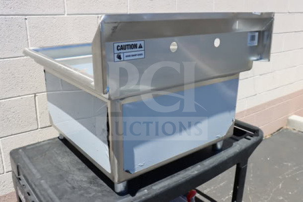BRAND NEW Steelton 522CS12424 one compartment commercial sink, scratch-n-dent, 29.5", visible caution label.