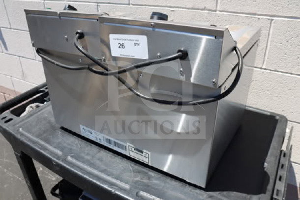 Avantco F202 30 lb. dual tank medium-duty electric countertop fryer, new condition, serial #CK-241108R-233, 208-240V, 5400/7200W.