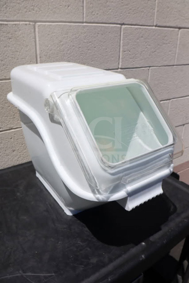 Brand new scratch-n-dent Baker's Lane 176IB100 ingredient bin, 6.3 gal capacity, with flip lid, label sheet, and scoop.