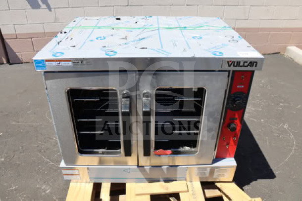 Brand new Vulcan VC5ED single deck electric convection oven, 208V, 12kW, 40 1/8" x 40" x 54", scratch-n-dent condition.