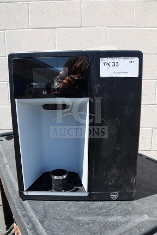 Brand new Follett 7CI114A-IW-NF-ST-00 Chewblet Ice Maker, 7 lb. bin, air-cooled, countertop model, 115V, minor scratches.