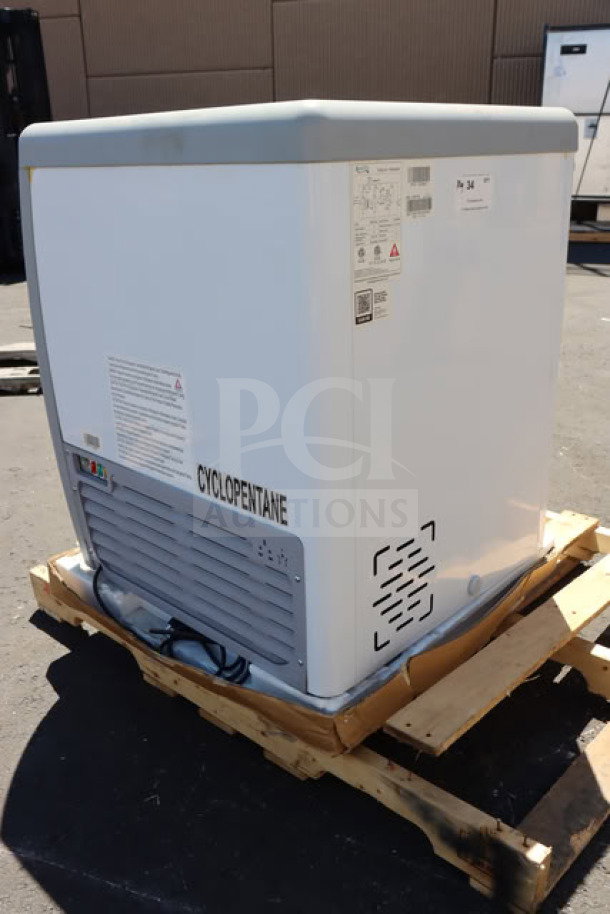 Brand new Avantco DFF6-HCL ice cream freezer, customizable flat top, 115V, 3A, 1 Phase, minor scratches, 26"x28"x34".