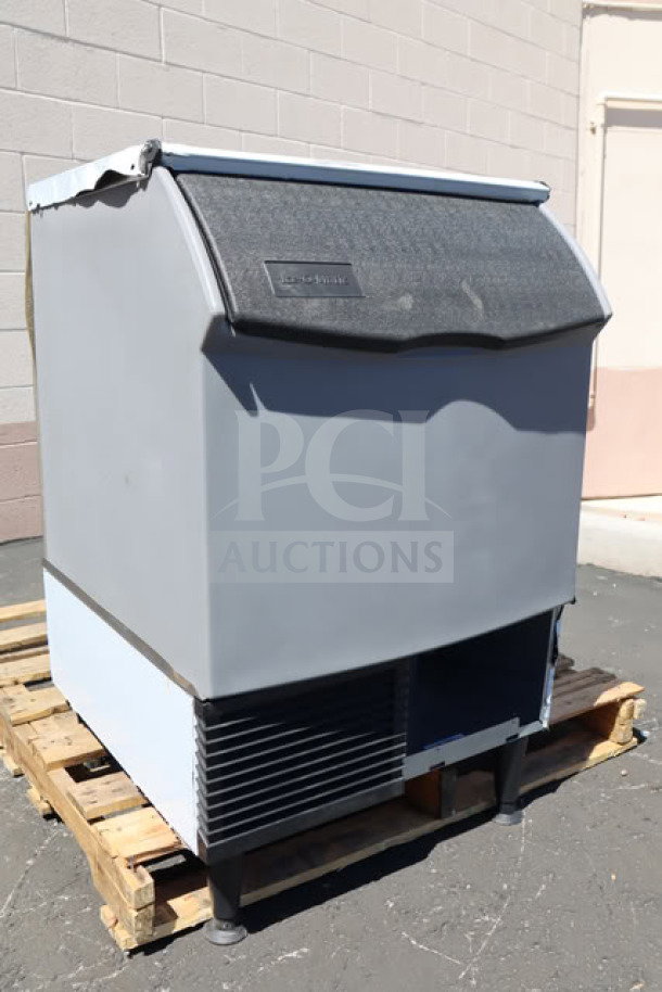 Brand new Ice-O-Matic ICEU220FA ice machine, 238 lb capacity, air-cooled, 70 lb bin, scratch-and-dent, model ICEU220FA.