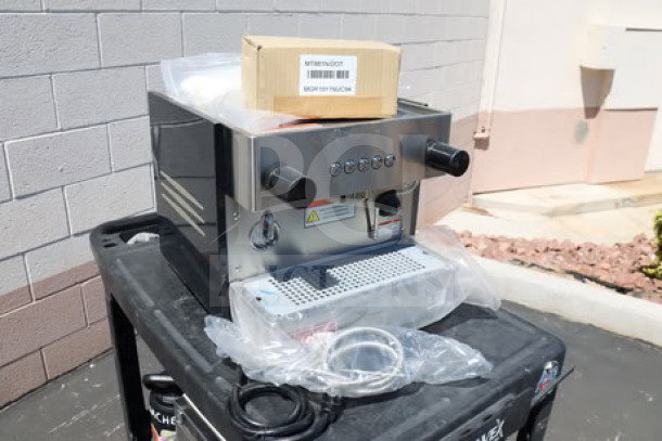 BRAND NEW SCRATCH-N-DENT Estella Caffe ECEM1C espresso machine, 110V, compact, automatic, with box and accessories.